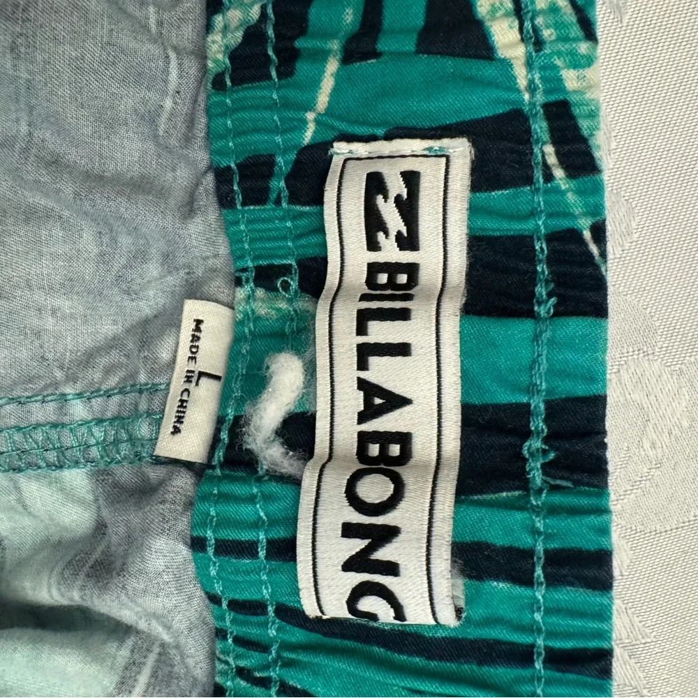 Billabong Size Large Green Blue Palm Leaves Trunks‎ Swimsuit Tropical